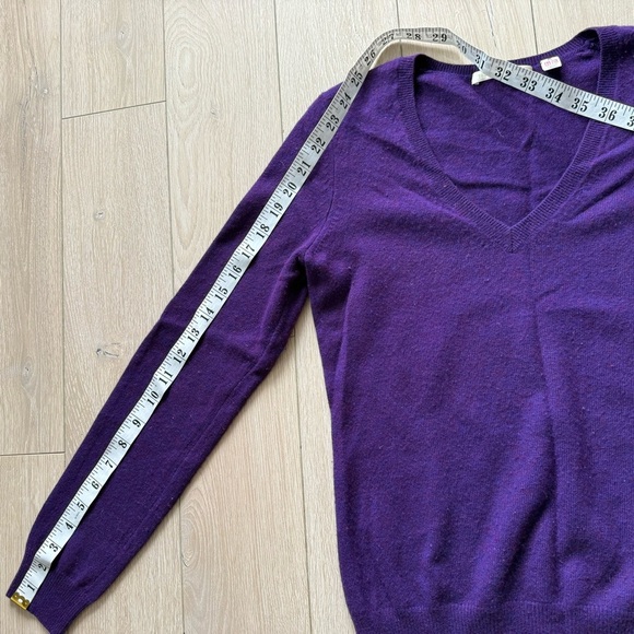 Uniqlo 100% Cashmere V-Neck Sweater in Purple Heather Women’s Size XS - Picture 3 of 9